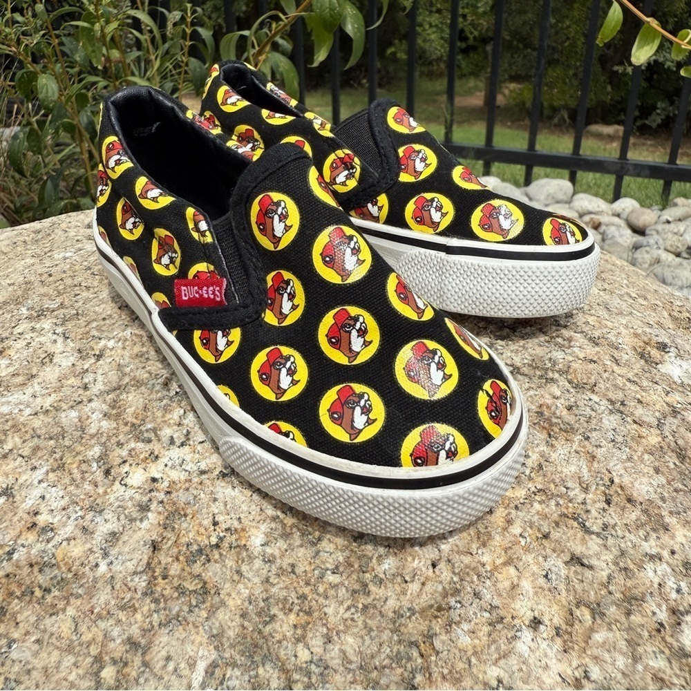 Buc-ee's Baby Unisex Slip-On Canvas Shoes Black Size 7 Casual Fun Stretch